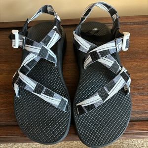 Chaco Womens Z/Cloud Sandal Eitherway B+W black white sandals size 7 hiking